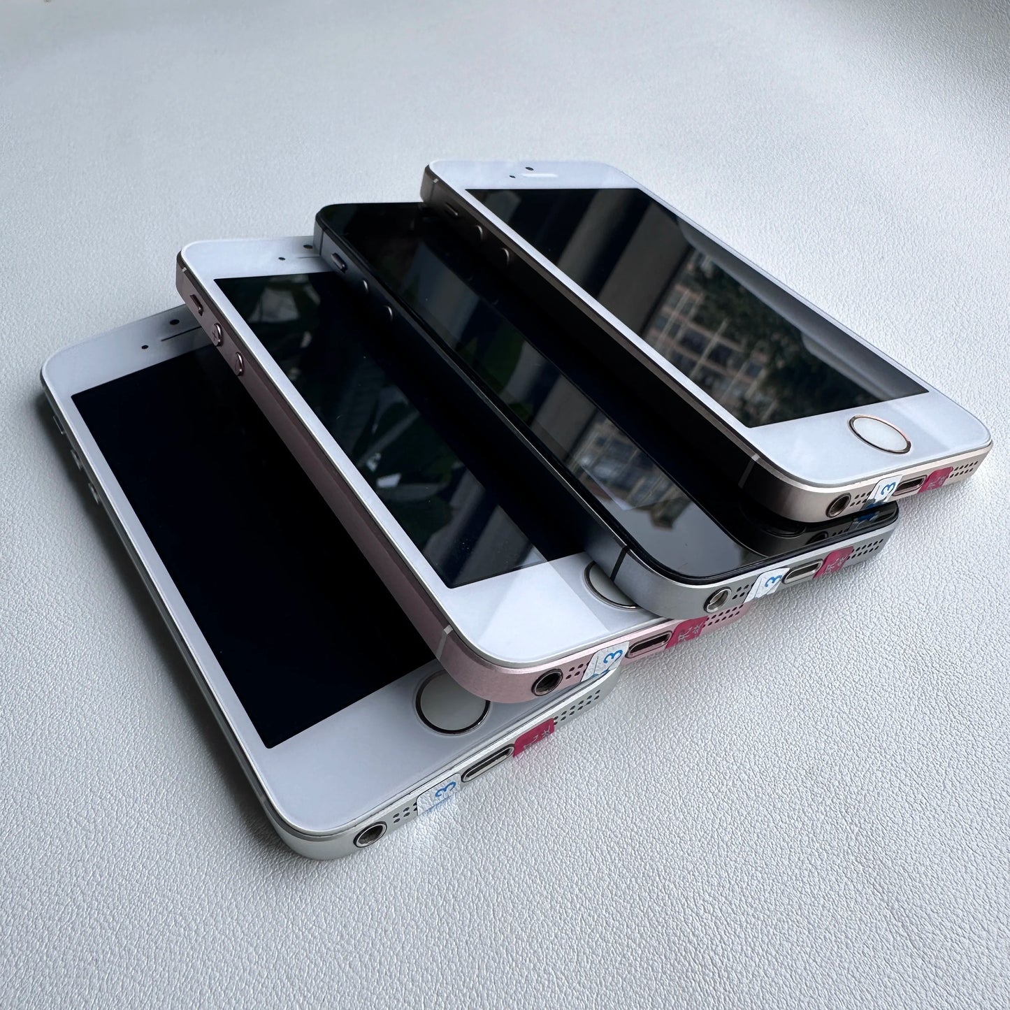 iPhone SE Original Mobile Phone 2GB RAM 16GB/32GB/64GB/128GB ROM 4.0" Unlocked Fingerprint 4G LTE Dual Core Cellphone