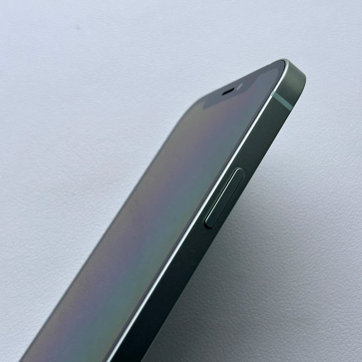 Unlocked iPhone 12 CellPhone 128GB/256GB ROM 4G RAM Original 6.1" OLED Screen A14 Bionic 12MP 95% New Smartphone