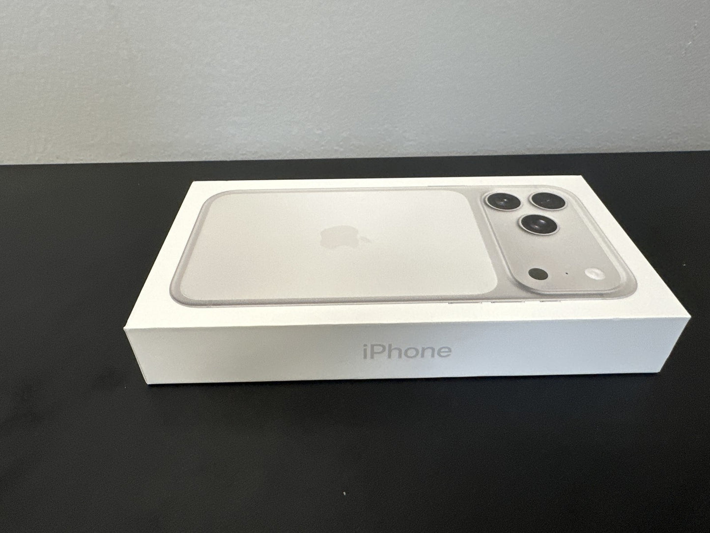 New Sealed Apple iPhone 17 Pro Max 512GB Silver Factory Unlocked Apple Warranty