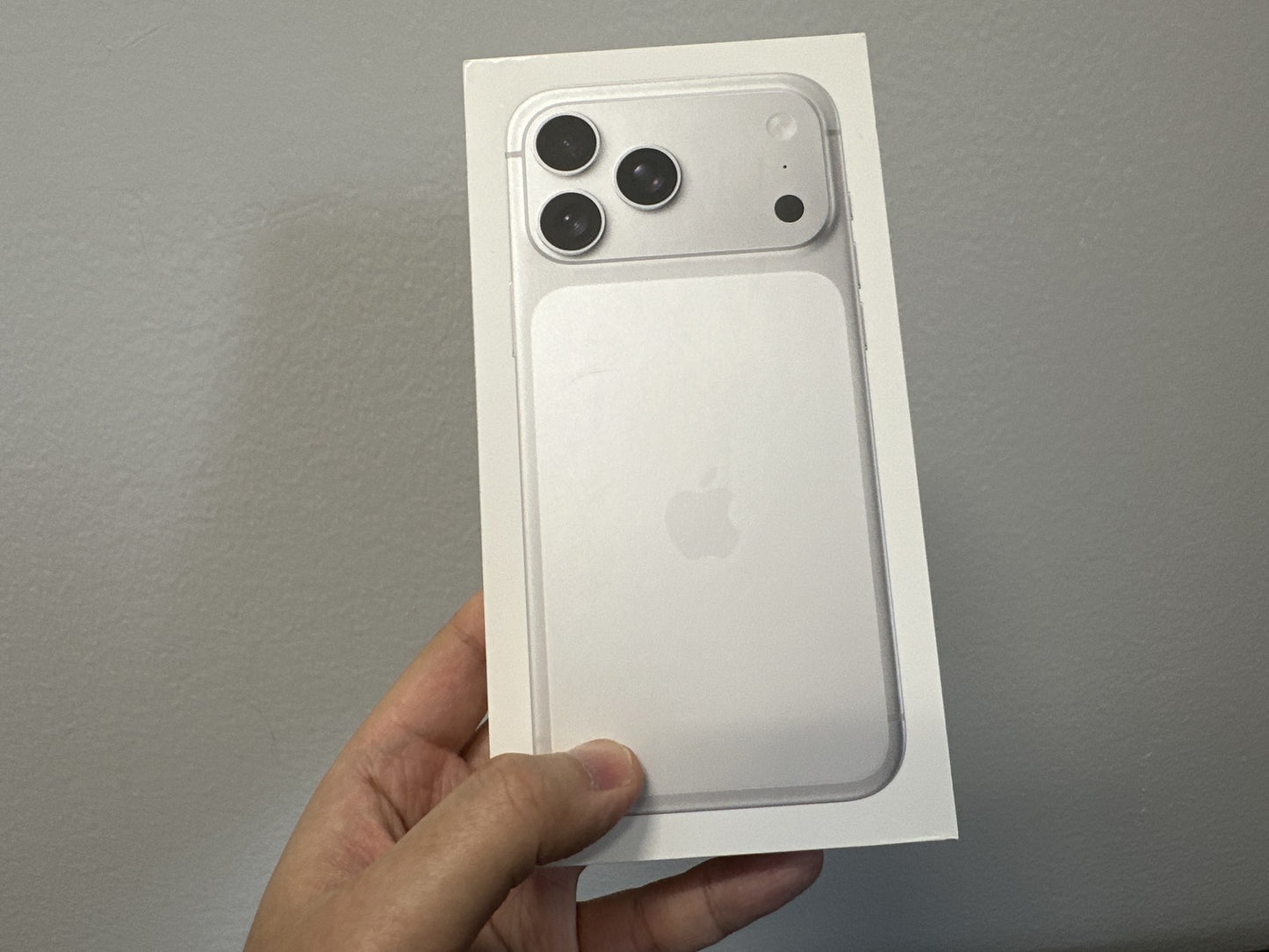 New Sealed Apple iPhone 17 Pro Max 512GB Silver Factory Unlocked Apple Warranty