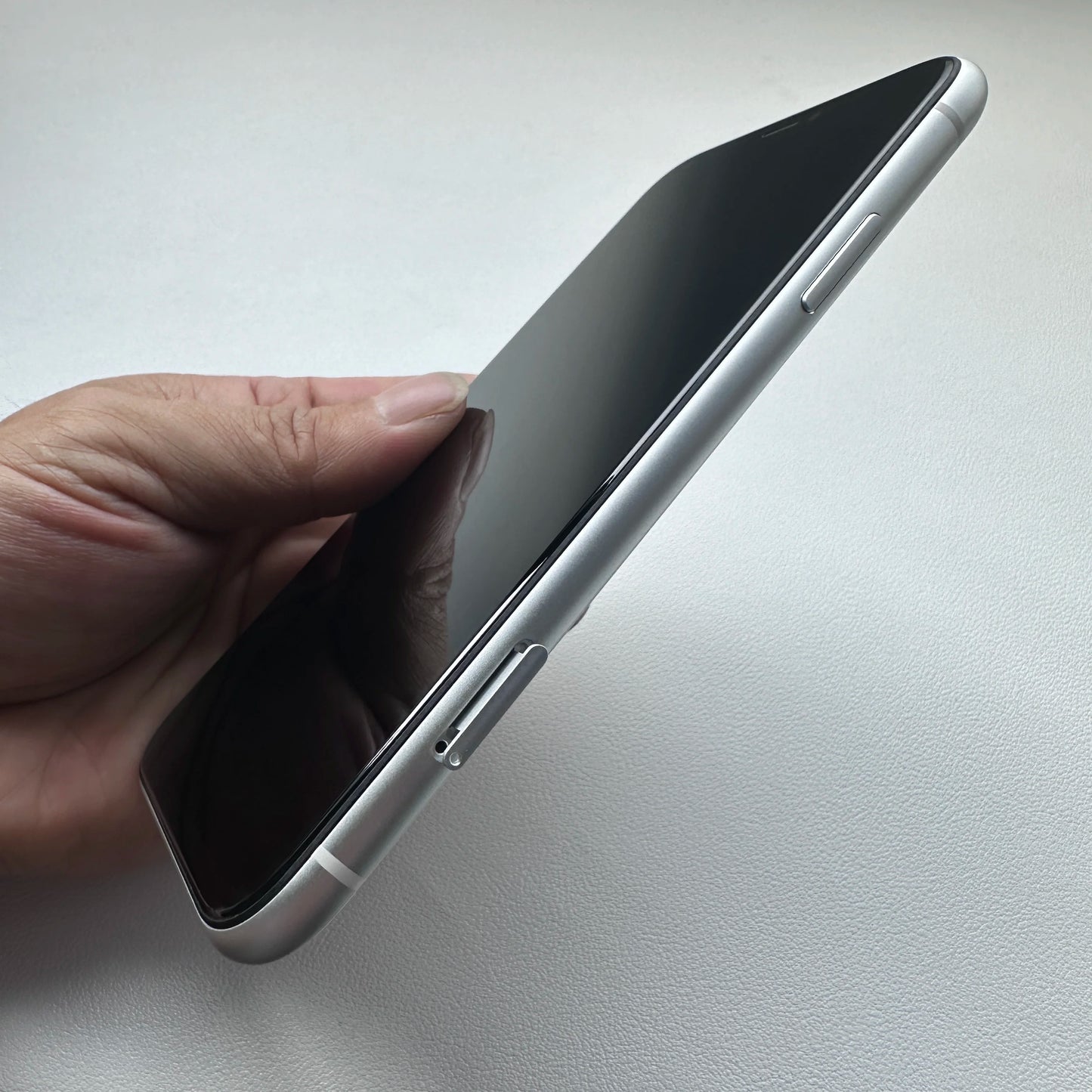 Original iPhone XR 4G LTE Mobile Phone 6.1" Display 64GB/128GB ROM 3GB RAM 12MP A12 Bionic IOS CellPhone Unlocked