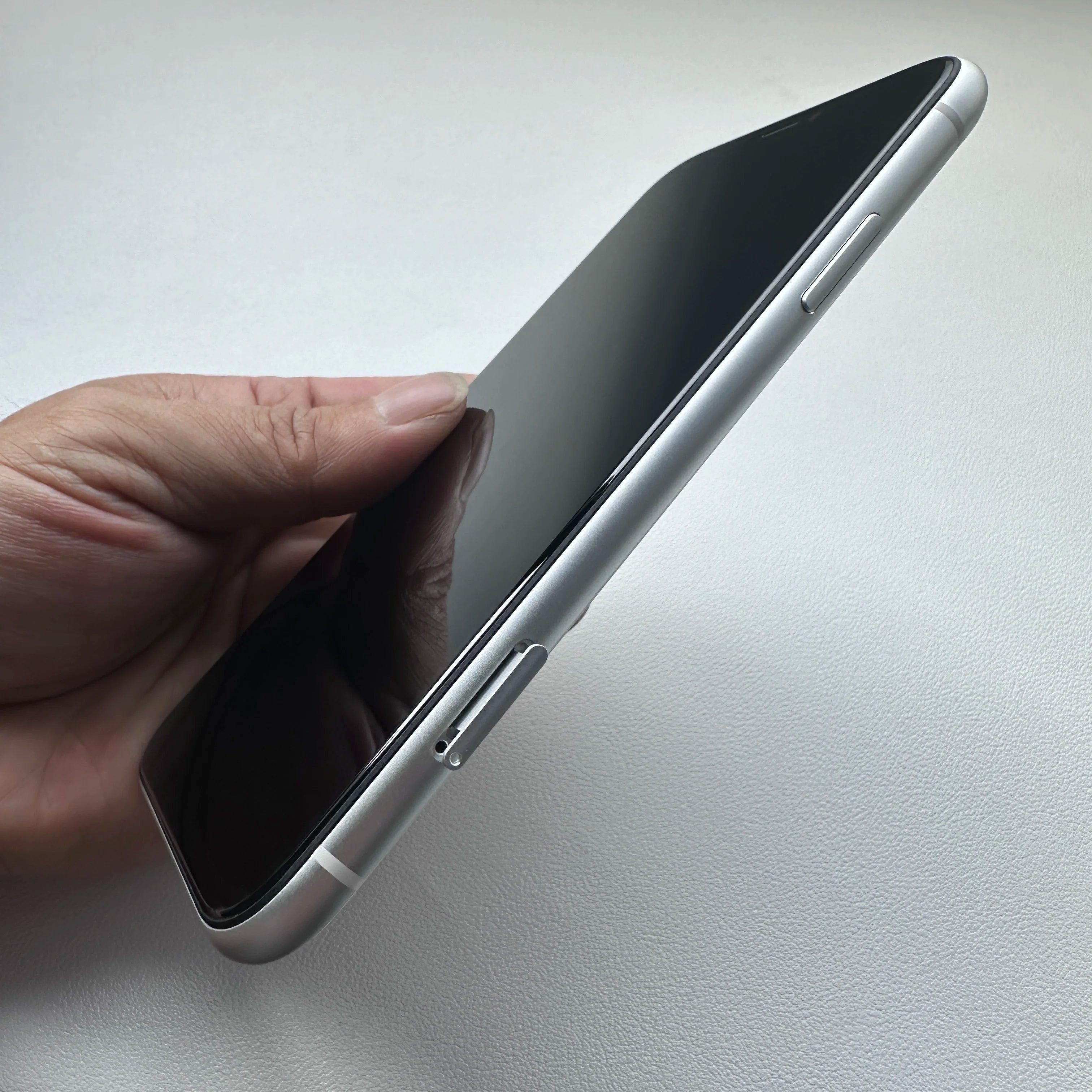 Original iPhone XR 4G LTE Mobile Phone 6.1" Display 64GB/128GB ROM 3GB RAM 12MP A12 Bionic IOS CellPhone Unlocked