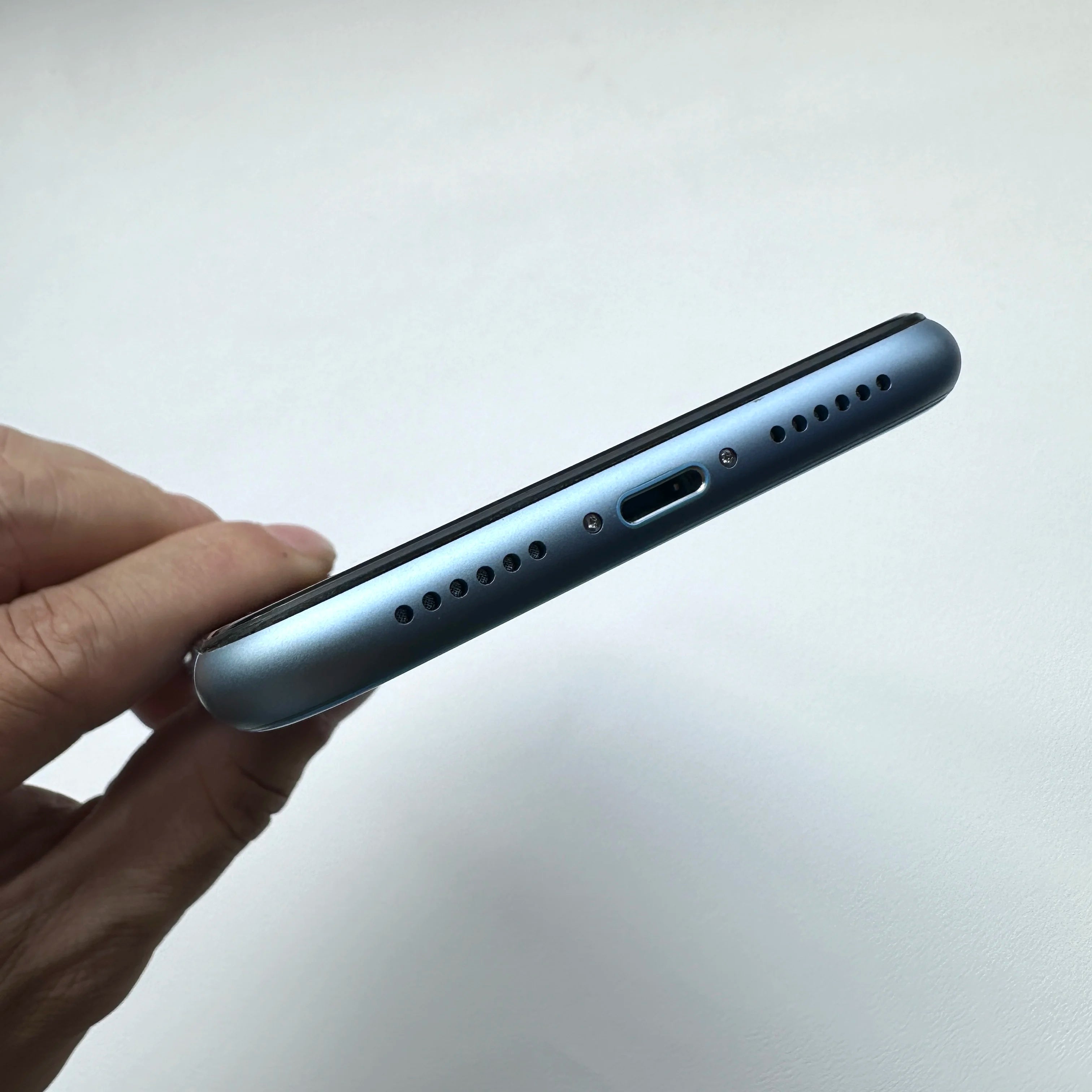 Original iPhone XR 4G LTE Mobile Phone 6.1" Display 64GB/128GB ROM 3GB RAM 12MP A12 Bionic IOS CellPhone Unlocked