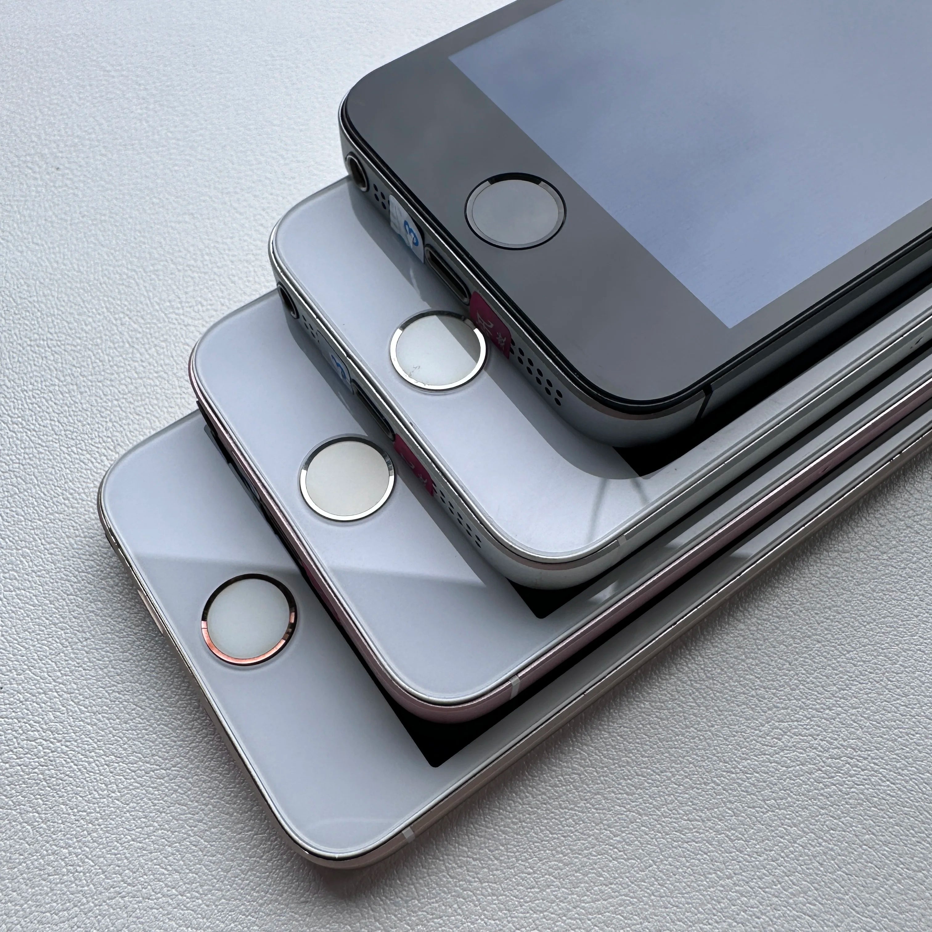 100% Original iPhone SE Cellphone 16/32/64/128GB ROM 2GB RAM 4.0" iOS A9 Touch ID 12MP Unlocked Dual Core Smartphone