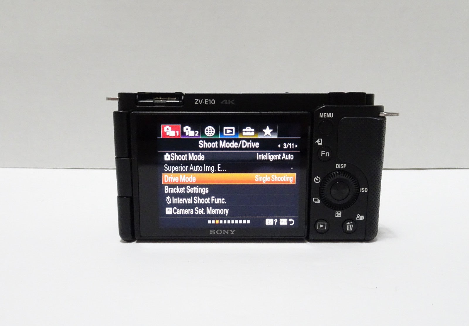 Sony ZV-E10 24.2MP APS-C- UHD 4K30p- GREAT COND- SUPER LOW SHUTTER COUNT 47